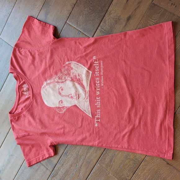 Funny Shirt "This shit writes itself" Shakespeare - Picture 1 of 3